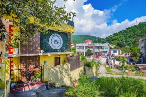 2BHK apartment luxury villa Nainital with fast WiFi. 2BHK apartment luxury villa Nainital with fast WiFi.